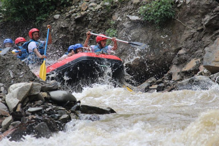 This Holiday: Prep up for the River Rafting adventure!