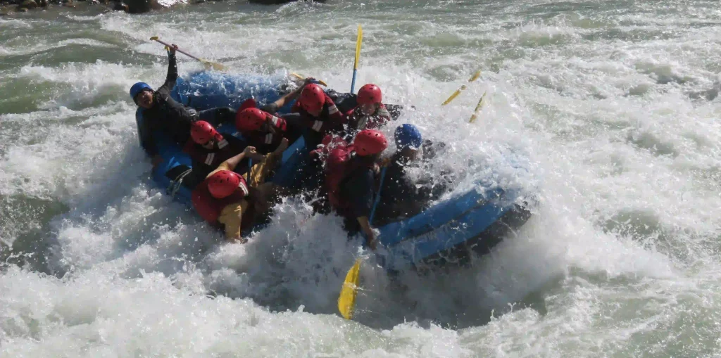 Difference between Rafting and Kayaking